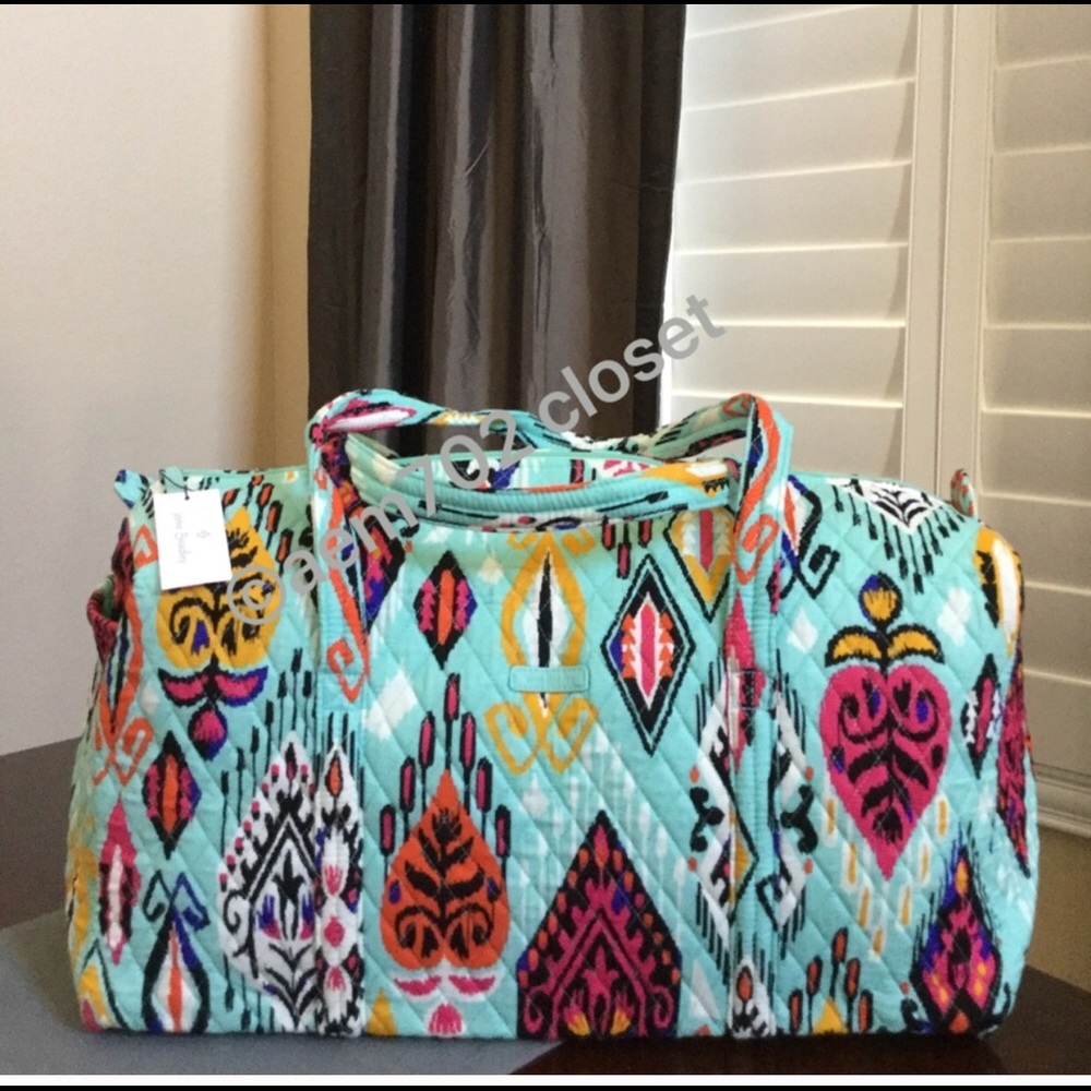 Like new Vera Bradley Puablo Large Duffle